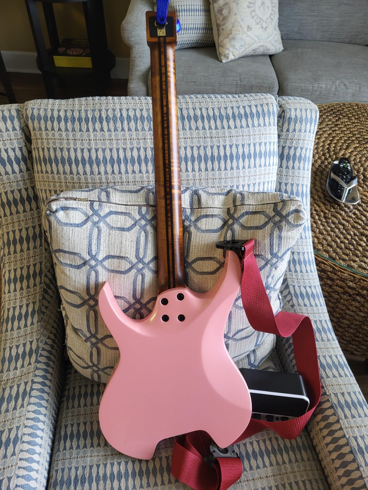 GTRS W900 Headless Travel Guitar Smart Electric Guitar With APP Effects, Loop and Drum Machine, 9H Bettary Life, Color-changing Paint Body for Beginner, Professional(purple) - Customer Photo 2