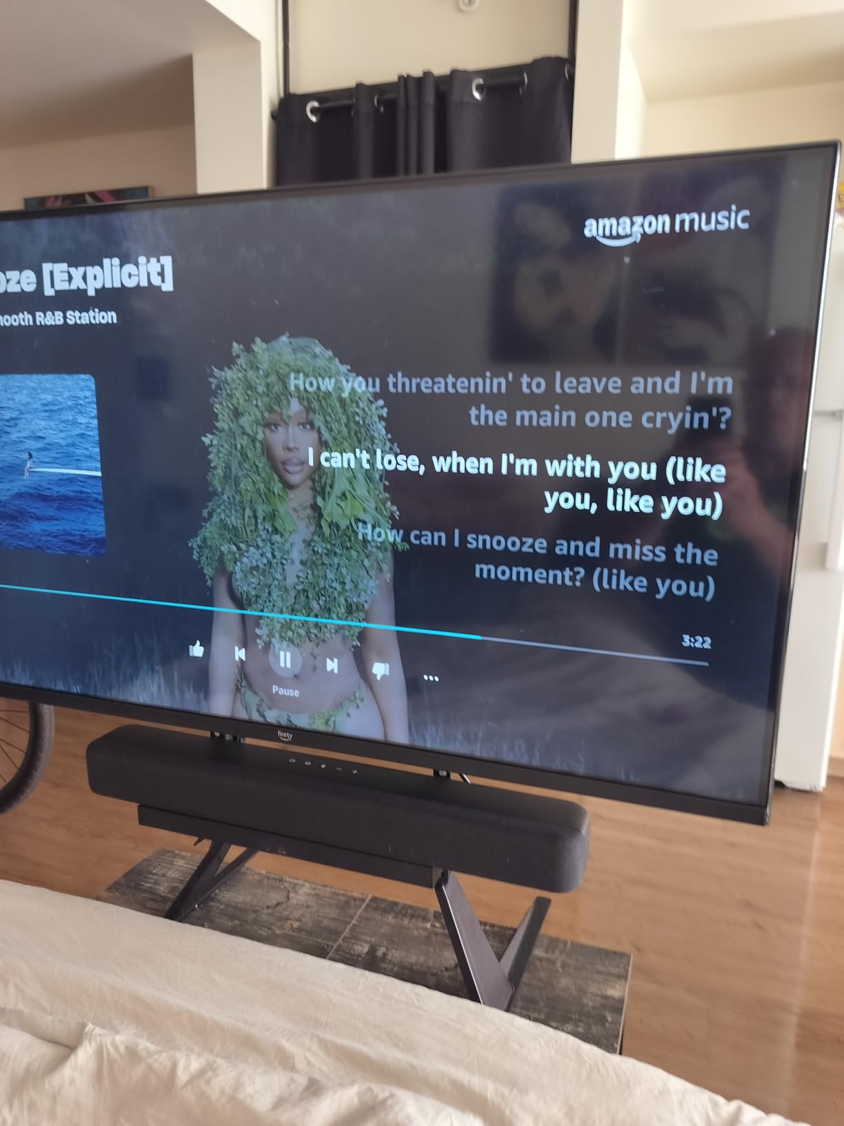Amazon Fire TV Soundbar, 2.0 speaker with DTS Virtual:X and Dolby Audio, Bluetooth connectivity - Customer Photo 1