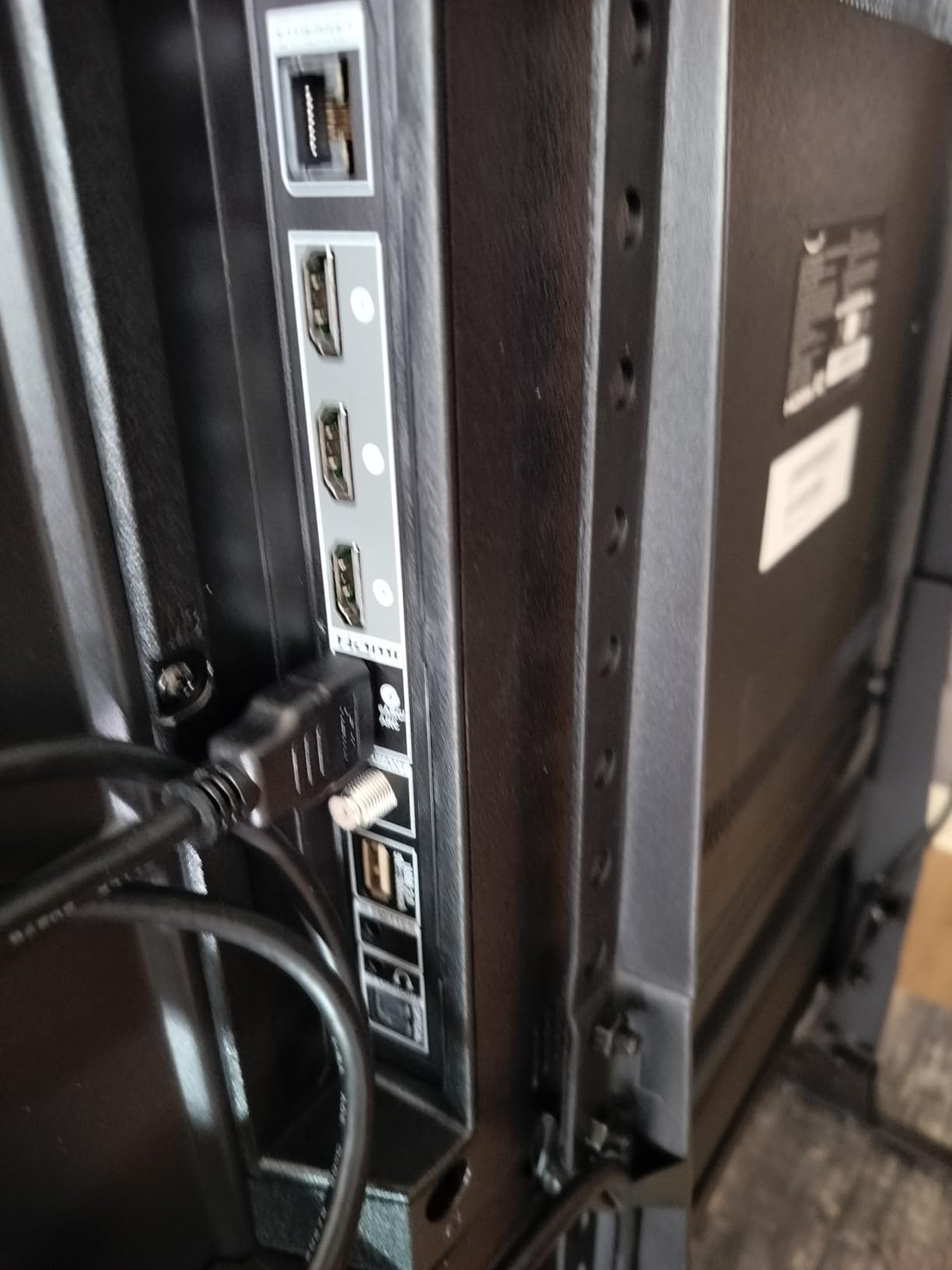 Amazon Fire TV Soundbar, 2.0 speaker with DTS Virtual:X and Dolby Audio, Bluetooth connectivity - Customer Photo 2