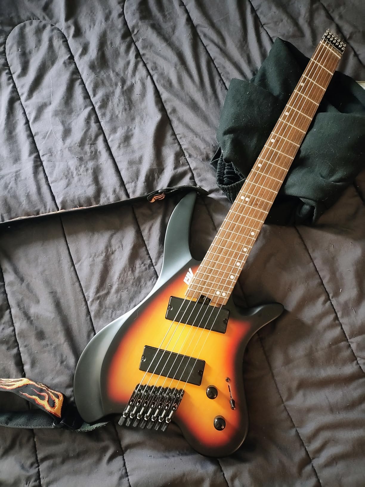IYV-ISHLFF7-550 7-String Headless Electric Guitar, Sunburst - Customer Photo 1
