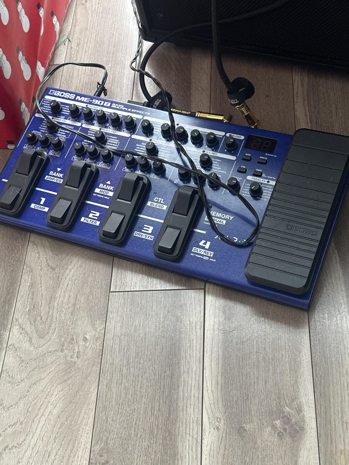 BOSS ME-90 Guitar Multi-Effects | All-In-One Guitar Processor | 11 Onboard AIRD Amp Models | 60 Effects derived from the GT-1000 | 8 Multi-Function Footswitches & Redesigned Expression Pedal - Customer Photo 1