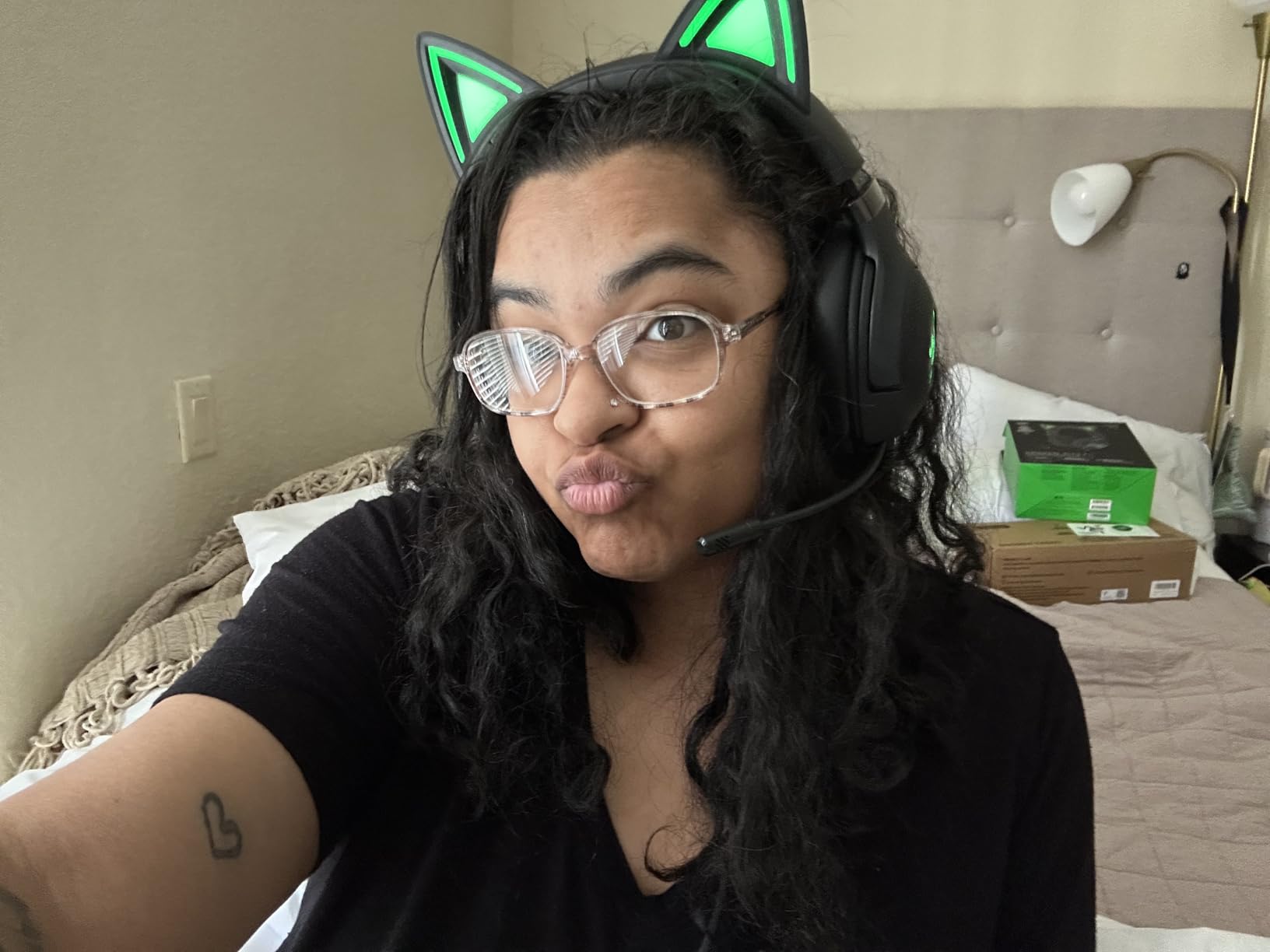 Razer Kraken Kitty V2 USB Wired Headset: Chroma RGB Kitty Ears - Stream Reactive Lighting - HyperClear Cardioid Mic - 40 mm Drivers - 7.1 Surround Sound - Comfortable Ear Cushions - Quartz Pink Customer Review Razer Kraken Kitty V2 USB Wired Headset: Chroma RGB Kitty Ears - Stream Reactive Lighting - HyperClear Cardioid Mic - 40 mm Drivers - 7.1 Surround Sound - Comfortable Ear Cushions - Quartz Pink - Customer Photo 1