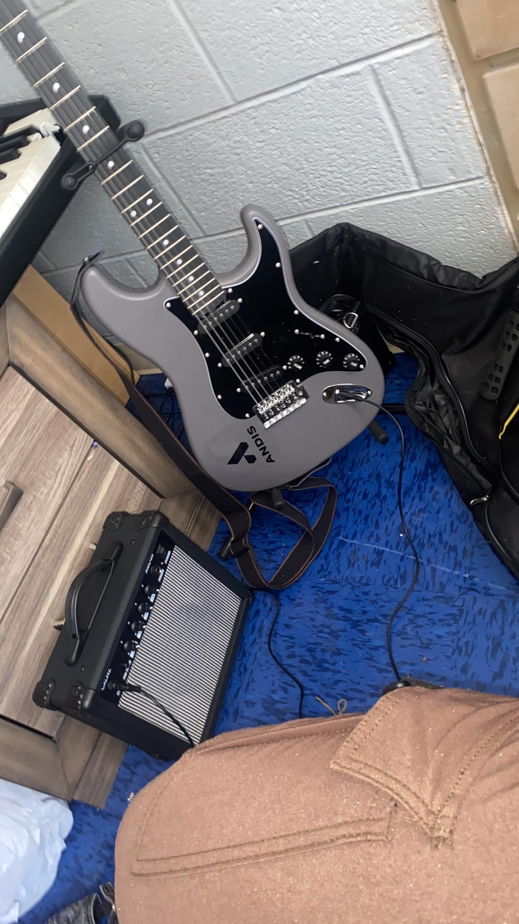 Electric Guitar Amp 20 Watt Amplifier Portable Amp with Headphone Input Gain Powe Including Professional Noise Reduction Cable (Black) Customer Review Electric Guitar Amp 20 Watt Amplifier Portable Amp with Headphone Input Gain Powe Including Professional Noise Reduction Cable (Black) - Customer Photo 2