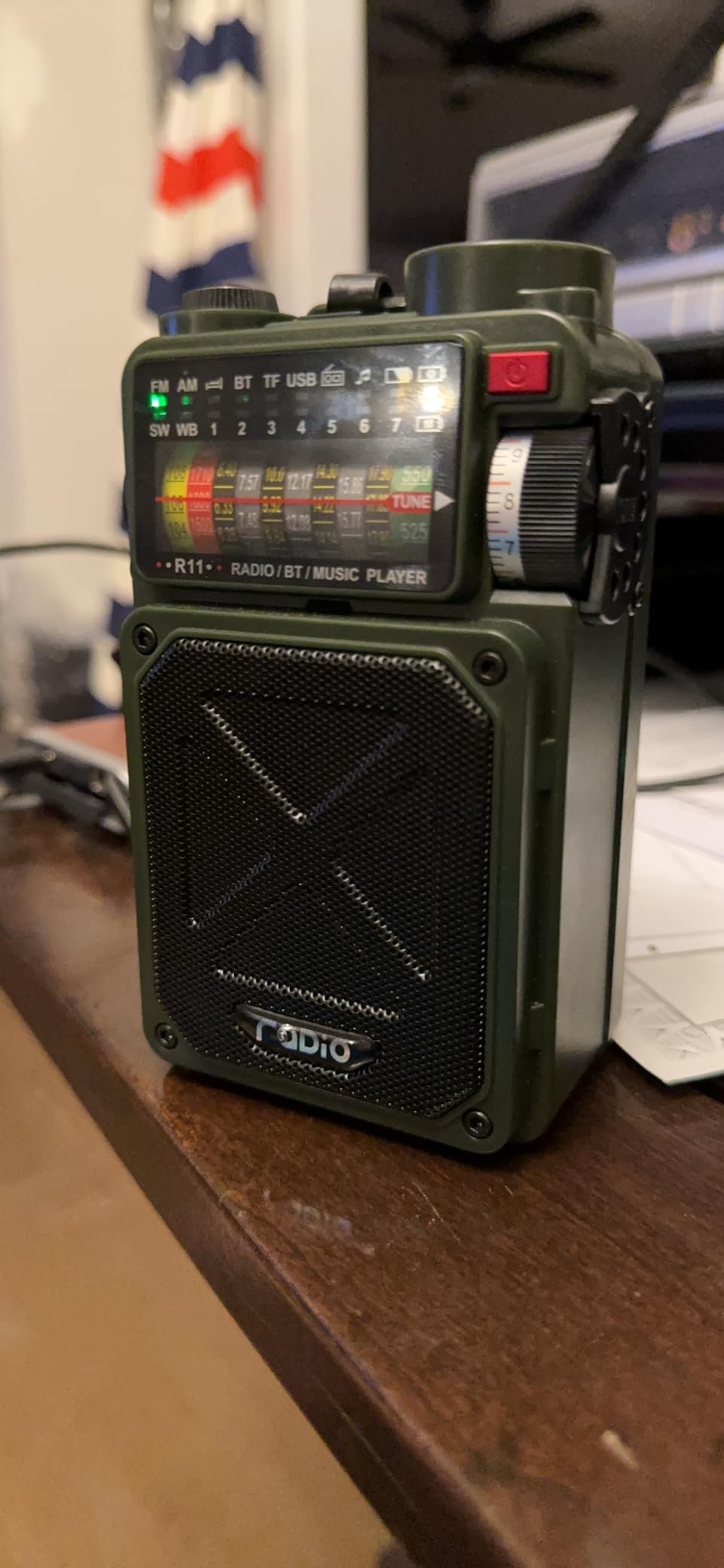 R11 Portable Shortwave Radio - 4000mAh/14800mWh NOAA/SW/AM/FM, Solar/Hand Crank/USB Charging, Bluetooth Receiver/USB/TF Playback,with Compass,Flashlight,SOS for Camping & Emergencies - Grey Customer Review R11 Portable Shortwave Radio - 4000mAh/14800mWh NOAA/SW/AM/FM, Solar/Hand Crank/USB Charging, Bluetooth Receiver/USB/TF Playback,with Compass,Flashlight,SOS for Camping & Emergencies - Grey - Customer Photo 2