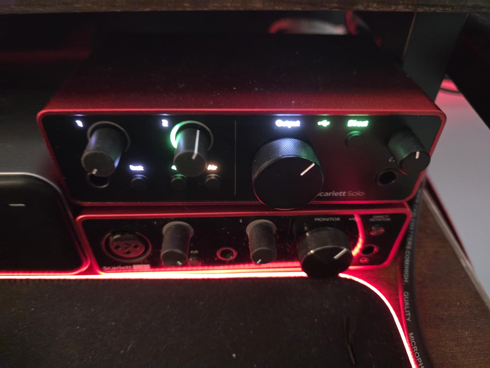 Focusrite Scarlett Solo (4th Gen) USB Audio Interface and Waves Musicians 2 Bundle Customer Review Focusrite Scarlett Solo (4th Gen) USB Audio Interface and Waves Musicians 2 Bundle - Customer Photo 1