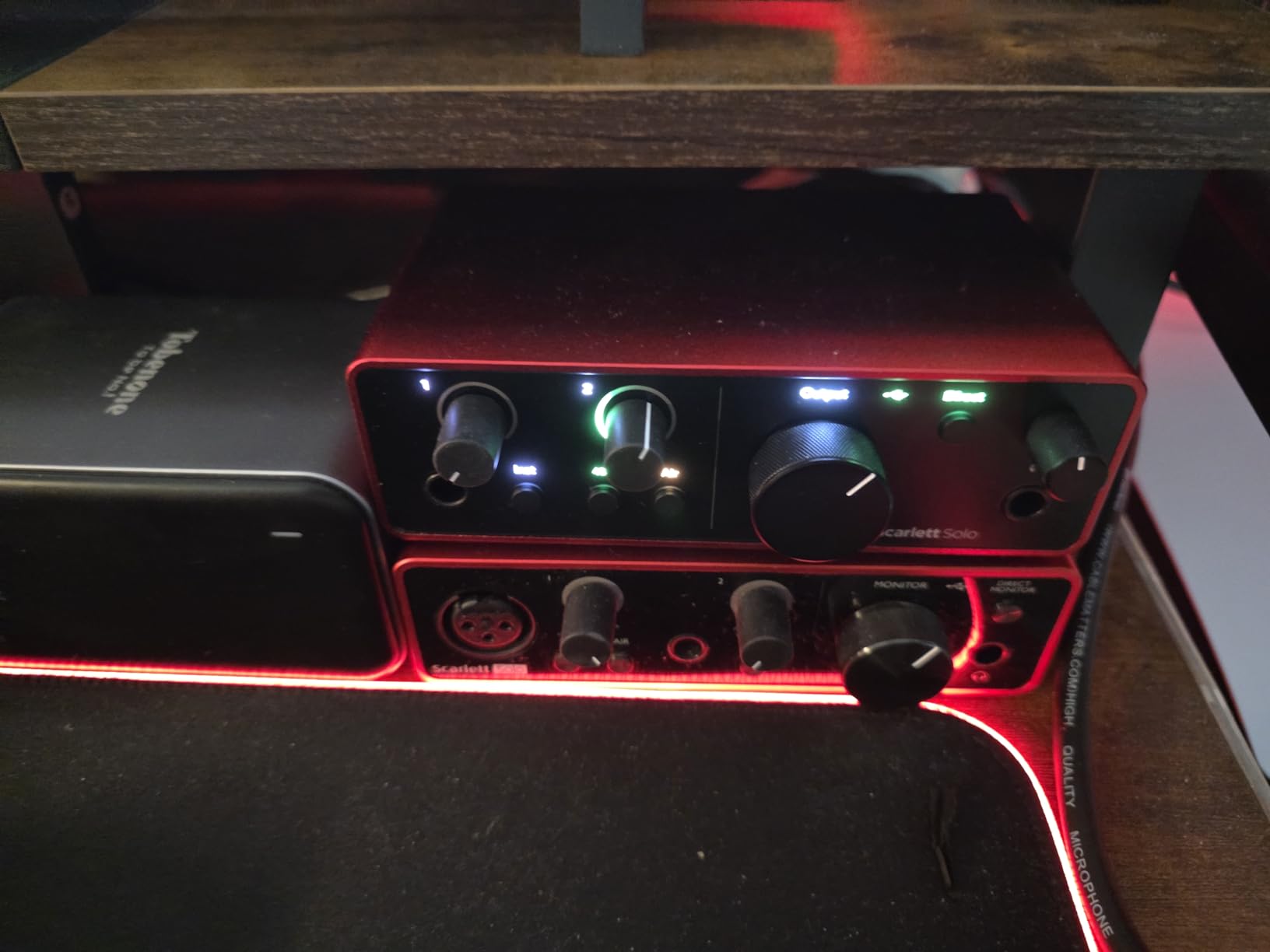 Focusrite Scarlett Solo (4th Gen) USB Audio Interface and Waves Musicians 2 Bundle Customer Review Focusrite Scarlett Solo (4th Gen) USB Audio Interface and Waves Musicians 2 Bundle - Customer Photo 3