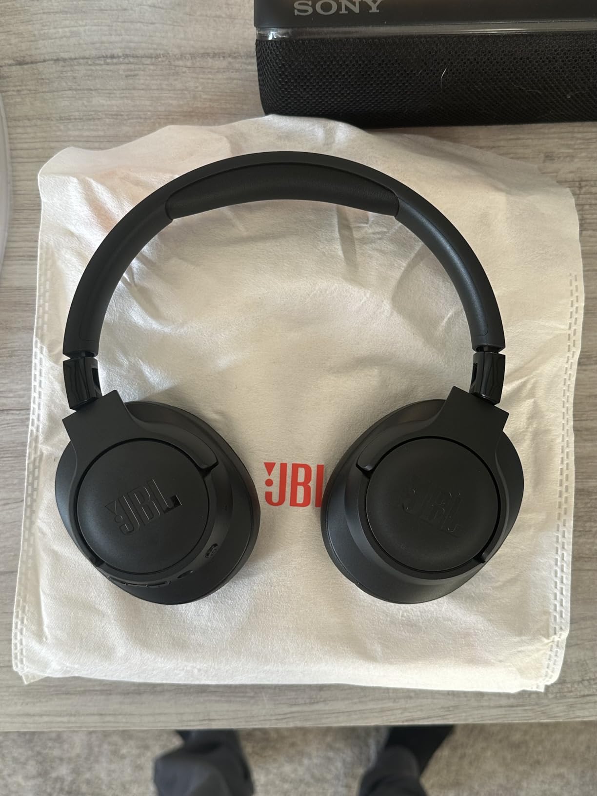 JBL Tune 720BT - Wireless Over-Ear Headphones with JBL Pure Bass Sound, Bluetooth 5.3, Up to 76H Battery Life and Speed Charge, Lightweight, Comfortable and Foldable Design (Black) Customer Review JBL Tune 720BT - Wireless Over-Ear Headphones with JBL Pure Bass Sound, Bluetooth 5.3, Up to 76H Battery Life and Speed Charge, Lightweight, Comfortable and Foldable Design (Black) - Customer Photo 4