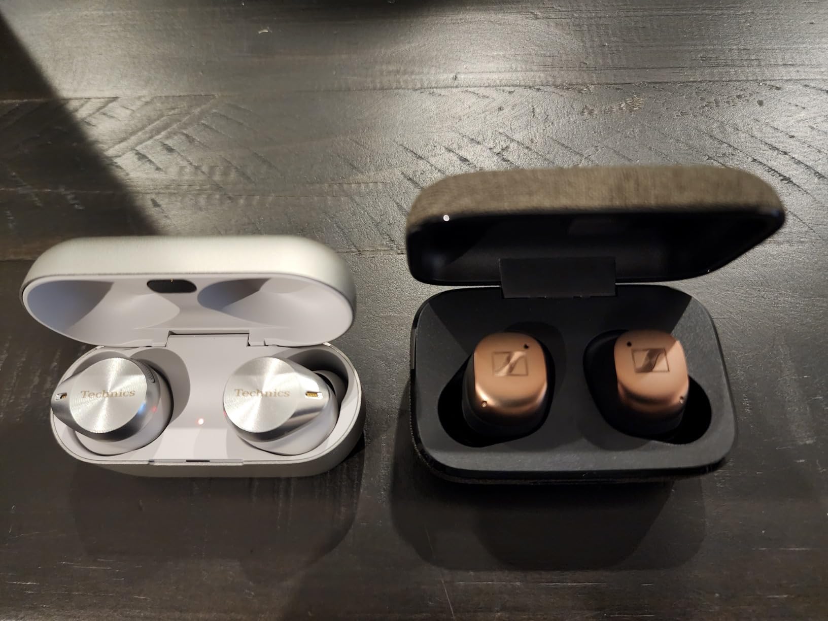 Sennheiser MOMENTUM True Wireless 4 Smart Earbuds with Bluetooth 5.4, Crystal-Clear Sound, Comfortable Design, 30-Hour Battery Life, Adaptive ANC, LE Audio and Auracast - Black Copper Customer Review Sennheiser MOMENTUM True Wireless 4 Smart Earbuds with Bluetooth 5.4, Crystal-Clear Sound, Comfortable Design, 30-Hour Battery Life, Adaptive ANC, LE Audio and Auracast - Black Copper - Customer Photo 2