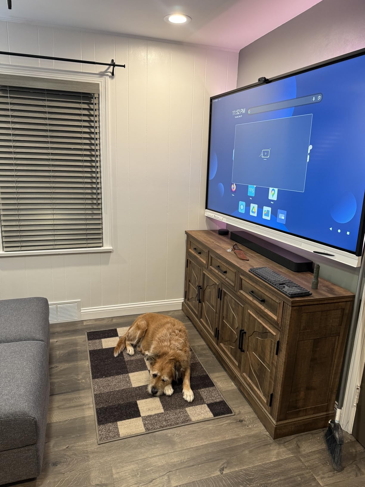 Amazon Fire TV Soundbar Plus with subwoofer (newest model), 3.1 channel, Dolby Atmos, DTS:X, clear dialogue - Customer Photo 2