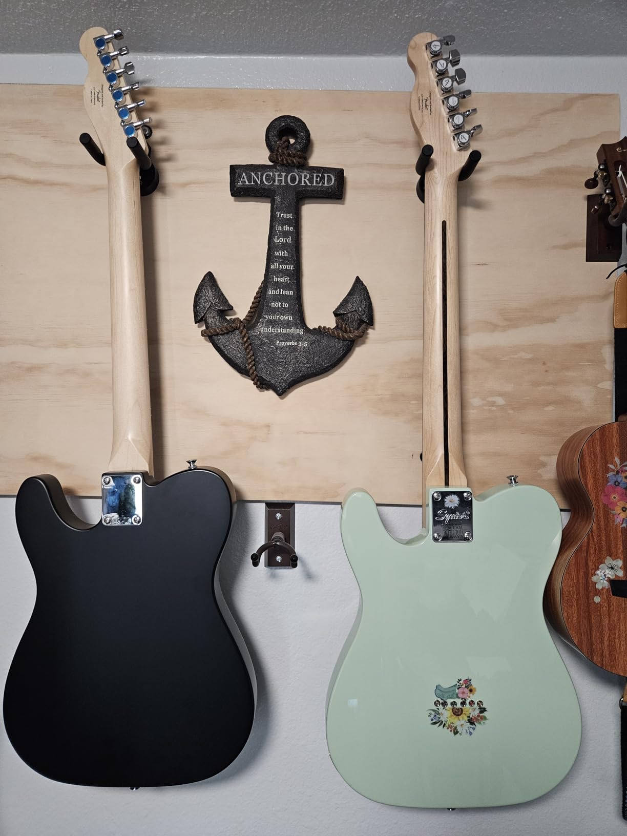 Fender Squier Debut Series Telecaster Electric Guitar, Beginner Guitar, 2-Year Warranty, Includes Free Lessons, 2-Color Sunburst with Satin Urethane Finish Customer Review Fender Squier Debut Series Telecaster Electric Guitar, Beginner Guitar, 2-Year Warranty, Includes Free Lessons, 2-Color Sunburst with Satin Urethane Finish - Customer Photo 2
