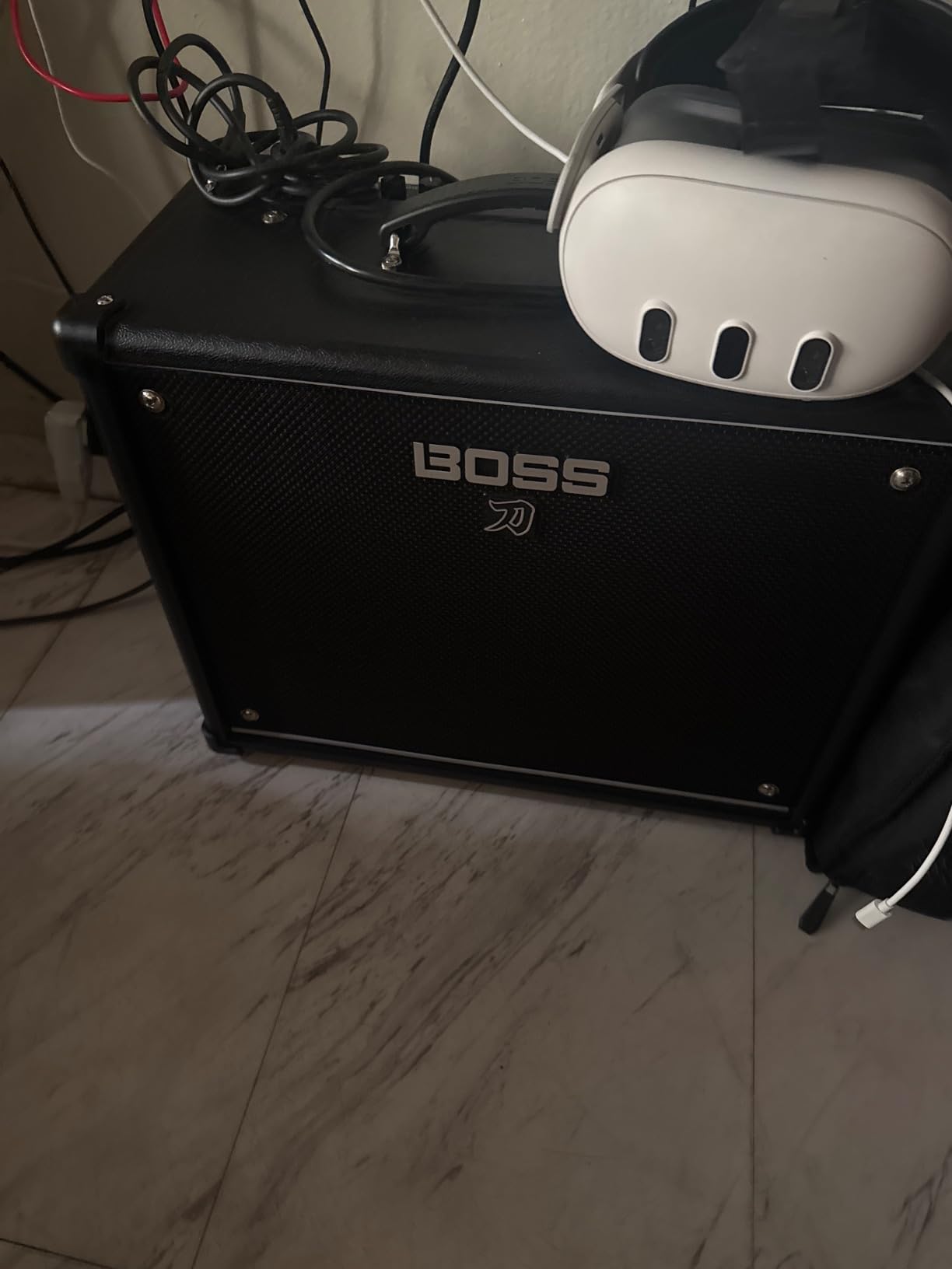 BOSS Katana-50 Gen 3 Guitar Amplifier | Compact 50-Watt Combo Amp | Custom 12-Inch Speaker | Evolved Tube Logic Sound | 12 Amp Characters | Onboard BOSS Effects Customer Review BOSS Katana-50 Gen 3 Guitar Amplifier | Compact 50-Watt Combo Amp | Custom 12-Inch Speaker | Evolved Tube Logic Sound | 12 Amp Characters | Onboard BOSS Effects - Customer Photo 4