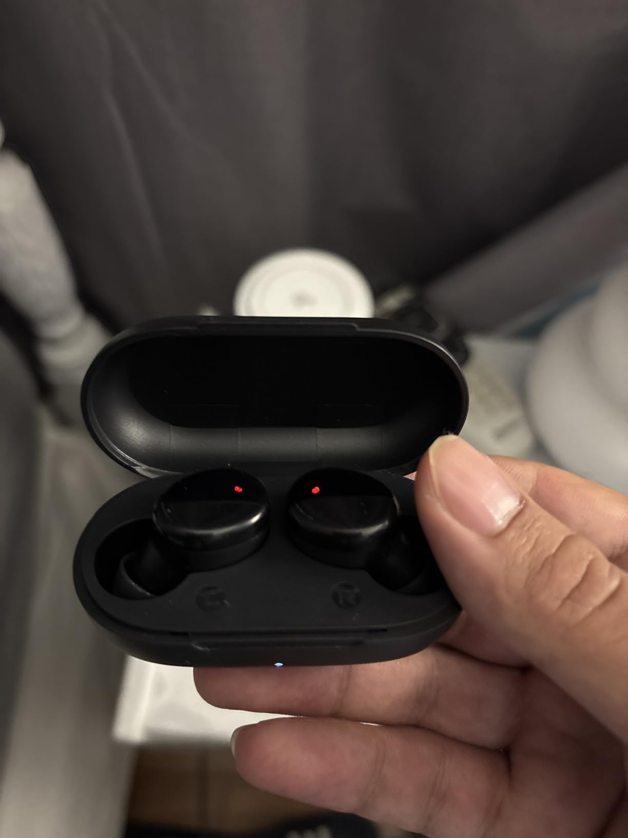 kurdene Wireless Earbuds Bluetooth 5.3 in Ear Buds Light Weight Headphones,Deep Bass Sound,Built in Mics Headset,Clear Calls Earphones for Sports Workout - Customer Photo 2