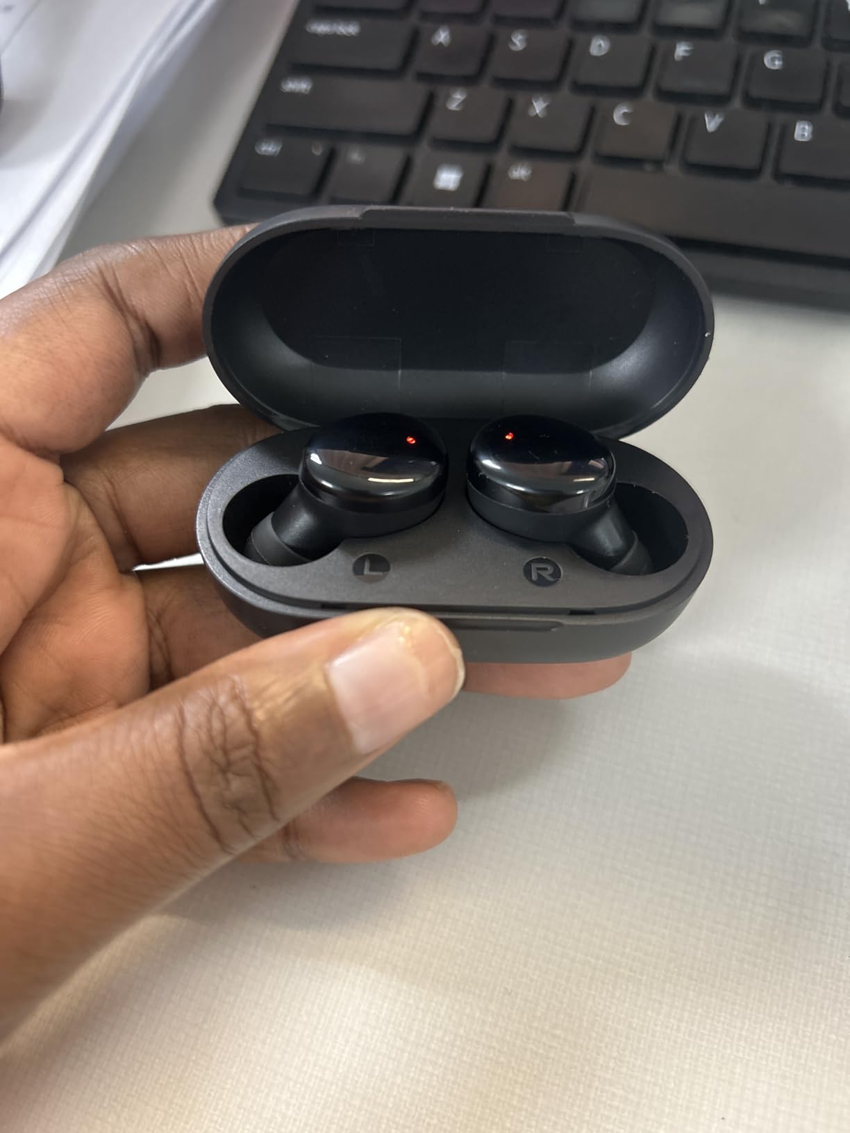 kurdene Wireless Earbuds Bluetooth 5.3 in Ear Buds Light Weight Headphones,Deep Bass Sound,Built in Mics Headset,Clear Calls Earphones for Sports Workout - Customer Photo 5
