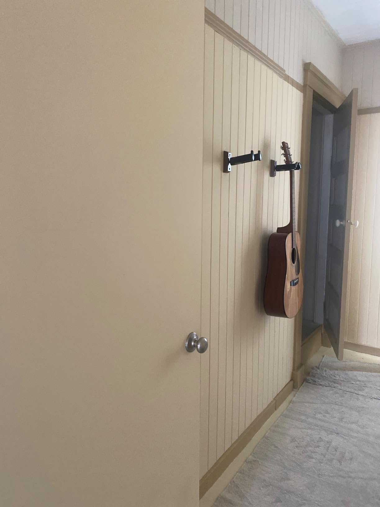Guitar Wall Mount 2 Pack, Auto Lock Black Walnut Wood Guitar Hanger, Guitar Wall Hangers, Guitar Holder Hook Wall Stand for Classical, Acoustic, Electric Guitar, Banjo, Bass, Gift for Guitar Player Customer Review Guitar Wall Mount 2 Pack, Auto Lock Black Walnut Wood Guitar Hanger, Guitar Wall Hangers, Guitar Holder Hook Wall Stand for Classical, Acoustic, Electric Guitar, Banjo, Bass, Gift for Guitar Player - Customer Photo 2
