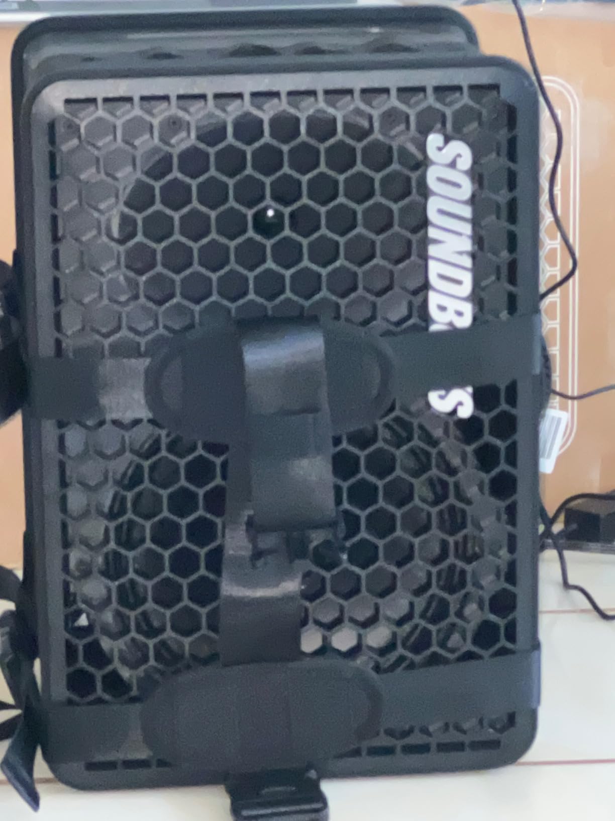 SOUNDBOKS Go - Portable Bluetooth Speaker - USB-C Charging Battery - Compact Performance Speaker for On The Go - Splash and Shockproof - 40 Hours Battery Life - 121 dB (Black) - Customer Photo 2