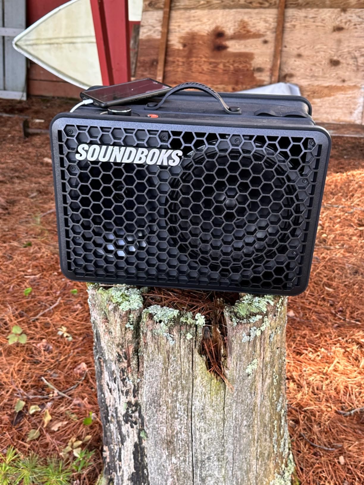SOUNDBOKS Go - Portable Bluetooth Speaker - USB-C Charging Battery - Compact Performance Speaker for On The Go - Splash and Shockproof - 40 Hours Battery Life - 121 dB (Black) - Customer Photo 3