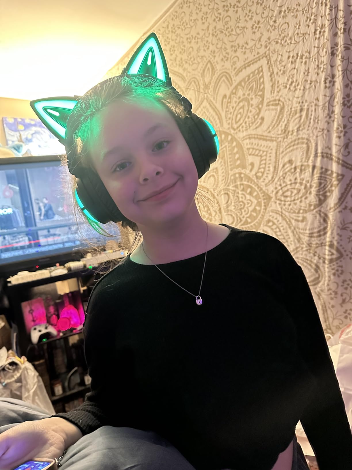 YOWU Cat Ear Headphones CE, Wired/Wireless Blue Gaming Headsets with Seamless Live Sound Experience for PC/PE/Switch/PS4/PS5, Built-in Mic & Customizable RGB Light Effect for Anime Lovers Customer Review YOWU Cat Ear Headphones CE, Wired/Wireless Blue Gaming Headsets with Seamless Live Sound Experience for PC/PE/Switch/PS4/PS5, Built-in Mic & Customizable RGB Light Effect for Anime Lovers - Customer Photo 1