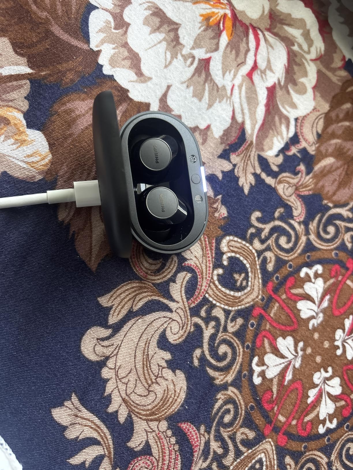 PHILIPS TAT1219 Wireless Earbuds,True Wireless Headphones,Powerful Bass with 10 mm Driver,Clear Call Quality with AI Mic,18 H Battery Life,Bluetooth 5.3,IPX4 Rating,Ergonomic Design for Comfort,Black Customer Review PHILIPS TAT1219 Wireless Earbuds,True Wireless Headphones,Powerful Bass with 10 mm Driver,Clear Call Quality with AI Mic,18 H Battery Life,Bluetooth 5.3,IPX4 Rating,Ergonomic Design for Comfort,Black - Customer Photo 2