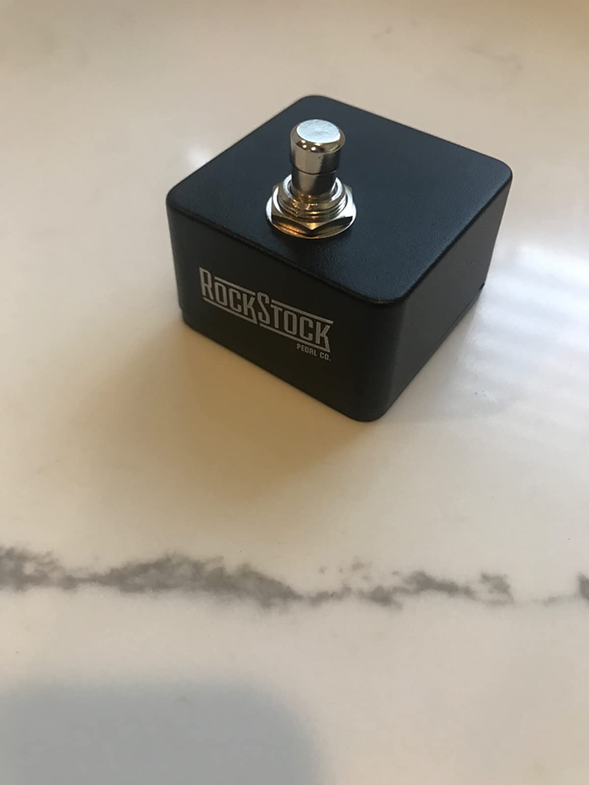 Rock Stock ABY Pedal – A/B Switch, Guitar Signal Splitter/Switcher, True Bypass Footswitch for Amps & Pedalboards, AB Pedal Guitar, Loop Switcher Pedal, Guitar Pedal Switcher, Switch Box - Customer Photo 1