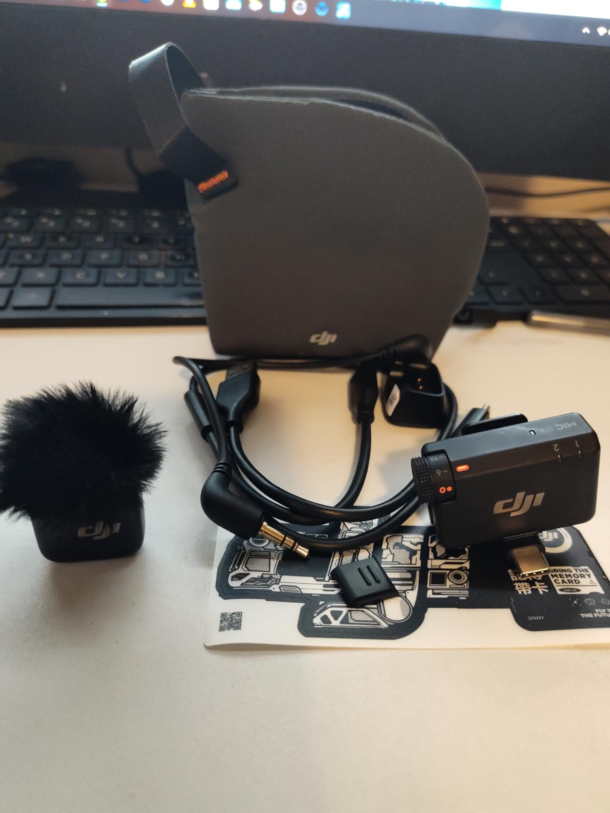 DJI Mic Mini (1 TX + 1 RX), Wireless Lavalier Microphone for iPhone/Camera/Android, Ultralight, Detail-Rich Audio, Noise Cancelling, Automatic Limiting, Vlog, Streaming, 400m Transmission customer photo 1