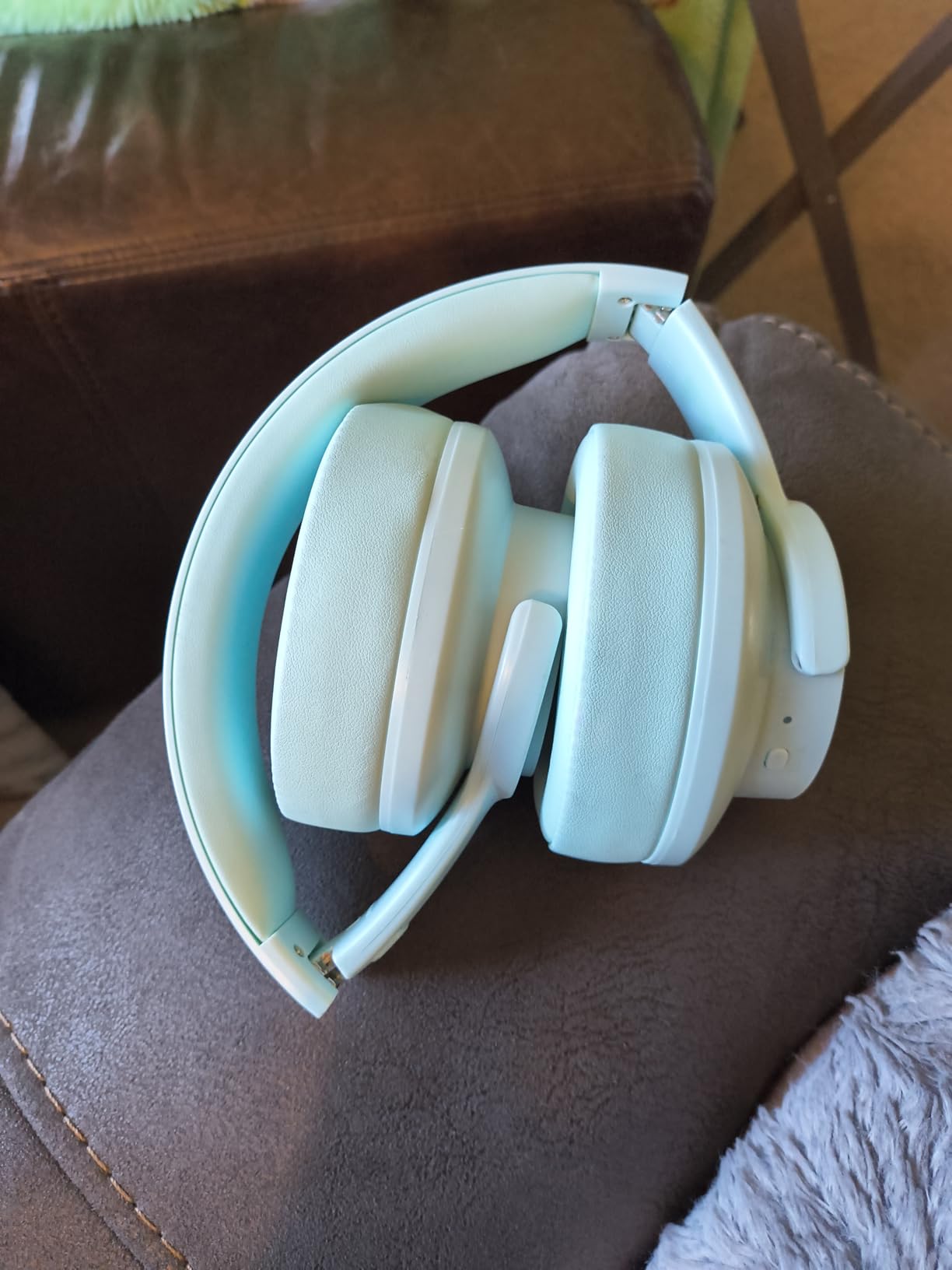 Picun B8 Bluetooth Headphones, 120H Playtime Headphone Wireless Bluetooth with 3 EQ Modes, Low Latency, Hands-Free Calls, Over Ear Headphones for Travel Home Office Cellphone PC Khaki White Customer Review Picun B8 Bluetooth Headphones, 120H Playtime Headphone Wireless Bluetooth with 3 EQ Modes, Low Latency, Hands-Free Calls, Over Ear Headphones for Travel Home Office Cellphone PC Khaki White - Customer Photo 1
