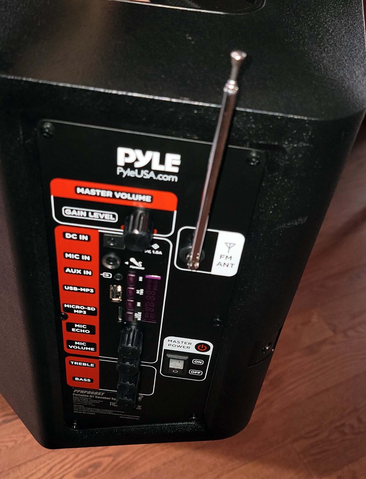 Pyle Portable Bluetooth Speaker with 8 Pyle Portable Bluetooth Speaker with 8