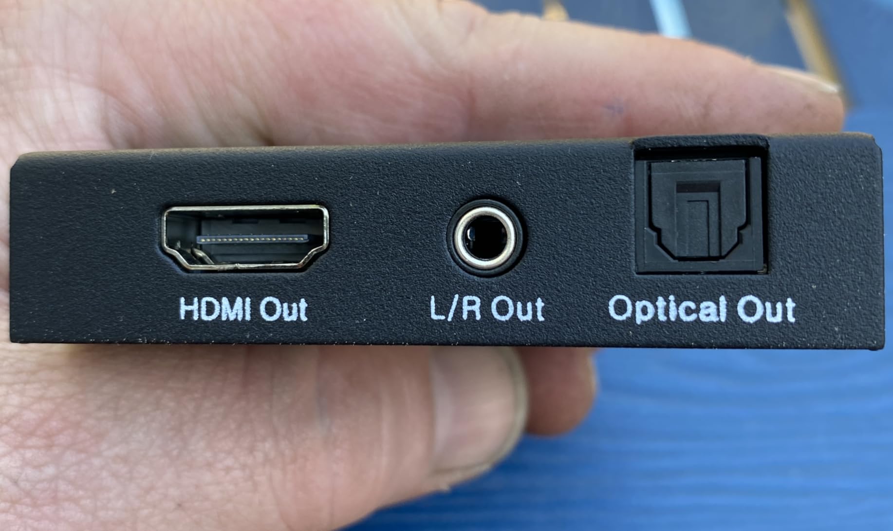 J-Tech Digital 4K HDMI Audio Extractor, 4K@60Hz 1080P@120Hz 1080P@144Hz HDMI to Optical, 3.5mm Audio Converter Adapter, SPDIF, HDR10 CEC Digital Audio, DTS 5.1, [JTD18G-H5CHV2] - Customer Photo 3