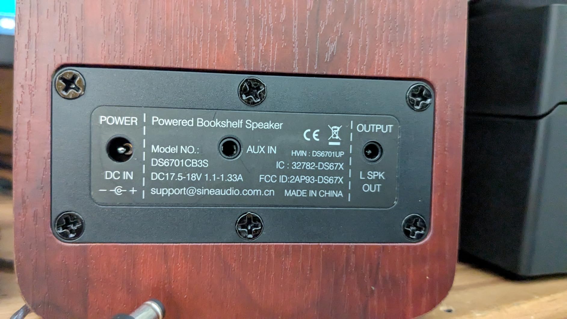 Saiyin Speakers for Vinyl Record Player, Bluetooth Turntable Speakers with 45 RPM Adapter and AUX Input(Turntable not Included) - Customer Photo 2