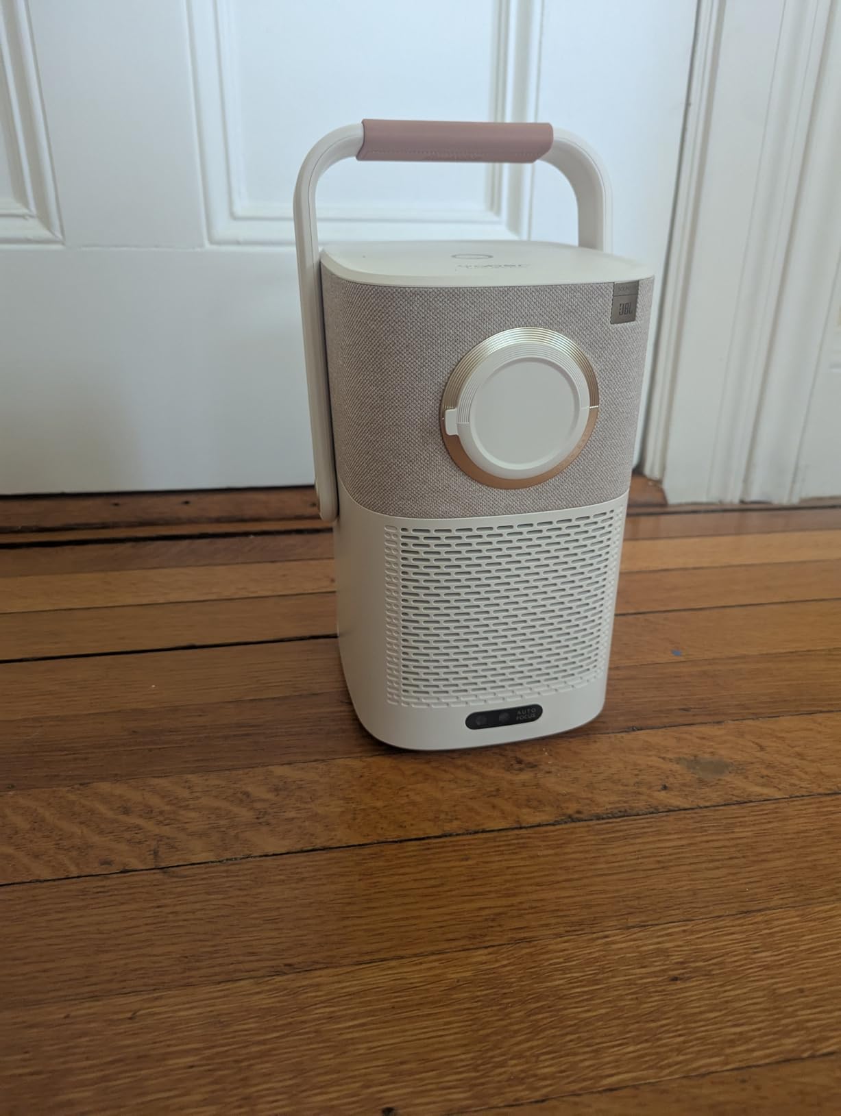 [Sound by JBL & Built-in Battery] Yaber T2 Plus GTV Outdoor Projector - Smart Projector with WiFi 6 and Bluetooth, Native 1080P Movie Portable Projector for Indoor and Outdoor (Google TV System) - Customer Photo 2