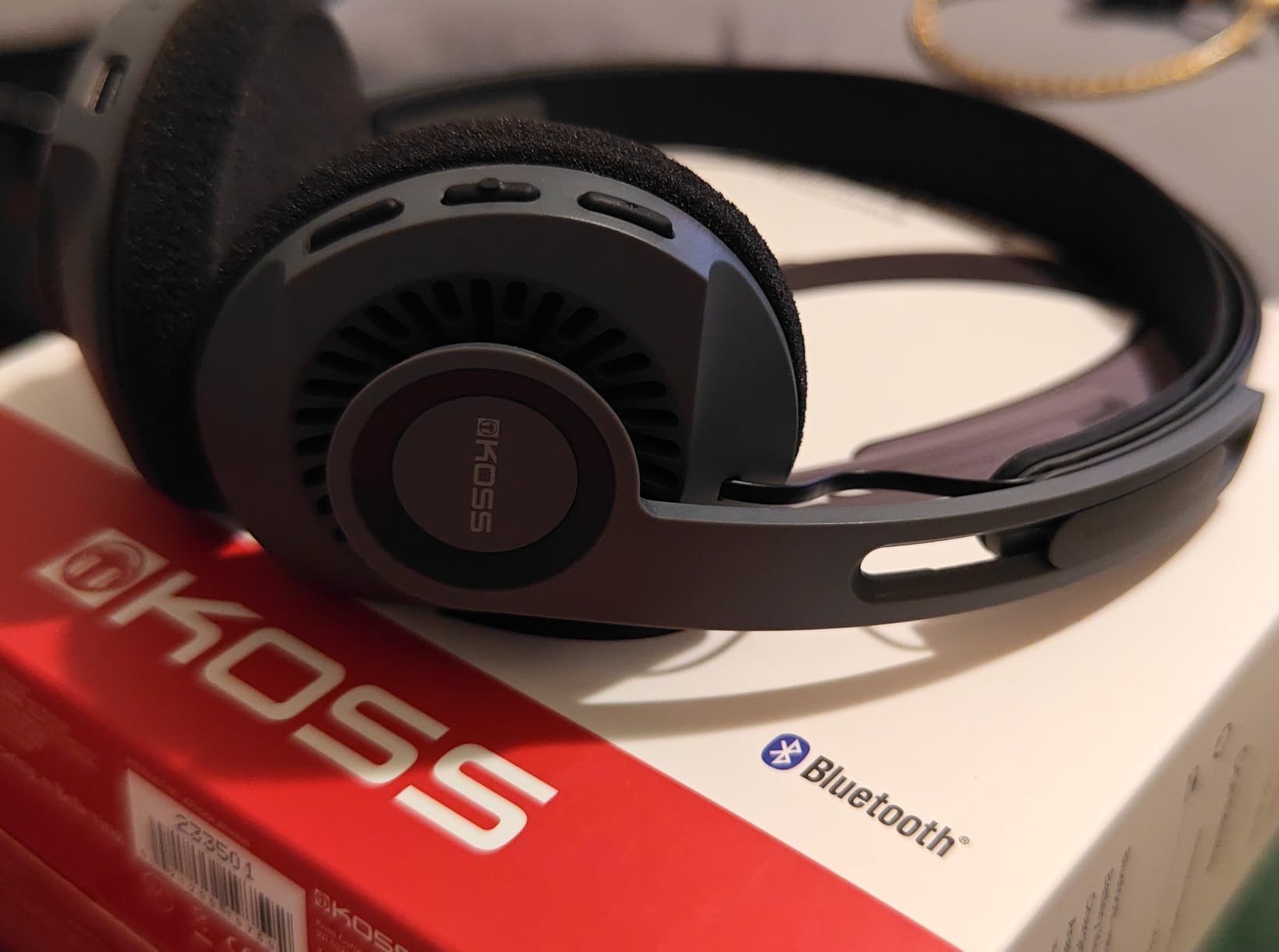 Koss KPH30 Wireless Bluetooth On-Ear Headphones, Retro Style, 20+ Hour Battery Life, USB-C Charging, Microphone, Stealth Grey - Customer Photo 1