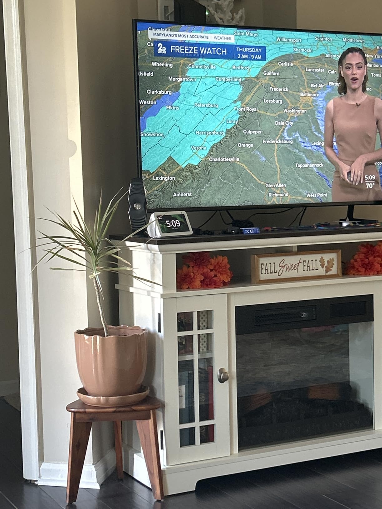 2025 TV Antenna for Smart TV Indoor for Local Channels HD Digital Antenna Outdoor Long Range Reception with Amplifier Signal Booster Supports 4K 1080p HD Customer Review 2025 TV Antenna for Smart TV Indoor for Local Channels HD Digital Antenna Outdoor Long Range Reception with Amplifier Signal Booster Supports 4K 1080p HD - Customer Photo 2