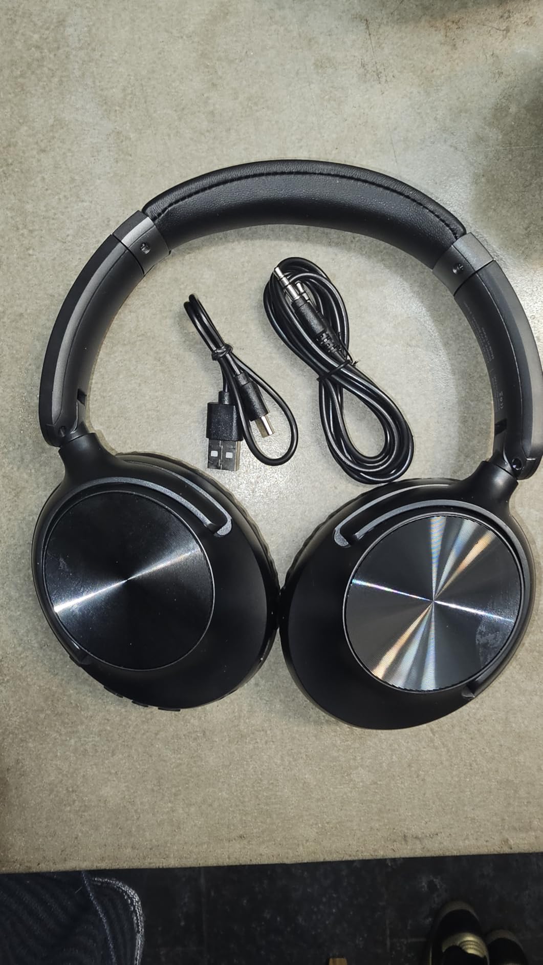 TAGRY Hybrid Active Noise Cancelling Headphones 100H Playtime Wireless Bluetooth Over Ear Headphone with Fast Charging Hi-Res Audio Comfort Earcups Headsets for Home Travel Office Phone PC Black Customer Review TAGRY Hybrid Active Noise Cancelling Headphones 100H Playtime Wireless Bluetooth Over Ear Headphone with Fast Charging Hi-Res Audio Comfort Earcups Headsets for Home Travel Office Phone PC Black - Customer Photo 2