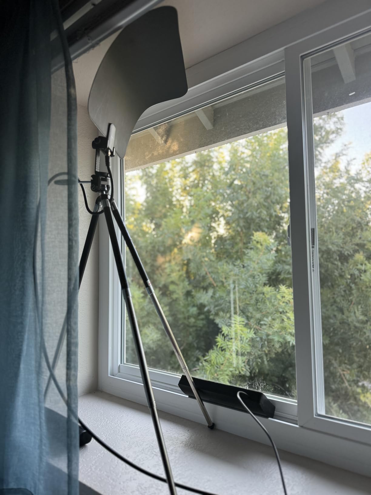 TV Antenna Outdoor Indoor, 2800+ Miles Long Range 360° Reception, Waterproof Digital Antenna with Signal Booster Amplifier, Supports 8K 4K 2K 1080P Tv Antenna for Local Channels, for Smart TVs Customer Review TV Antenna Outdoor Indoor, 2800+ Miles Long Range 360° Reception, Waterproof Digital Antenna with Signal Booster Amplifier, Supports 8K 4K 2K 1080P Tv Antenna for Local Channels, for Smart TVs - Customer Photo 2