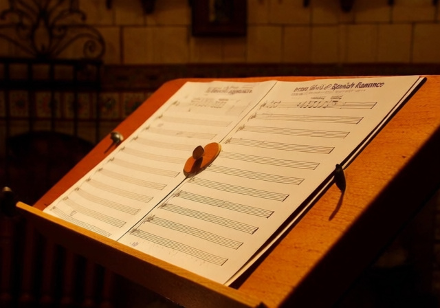 10 Easy Spanish Guitar Songs for Beginners [cy] - VintageVinylNews