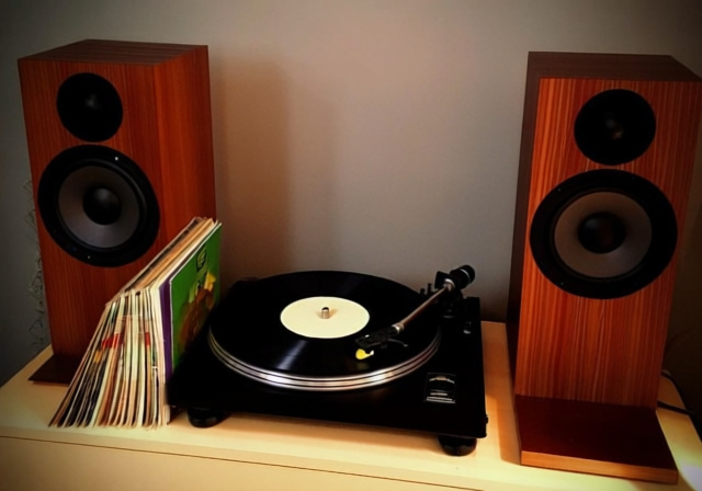 Best Speakers For Vinyl [cy]: 12 Models Tested & Reviewed - VintageVinylNews