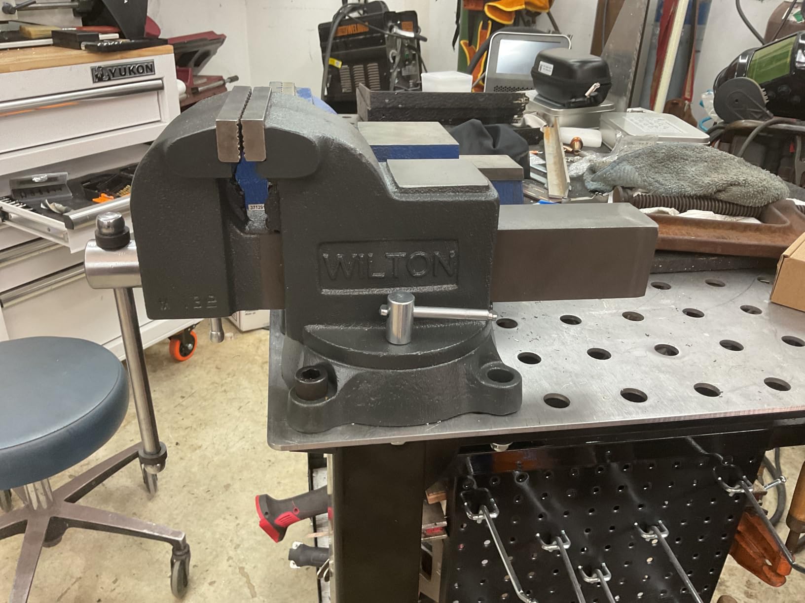 Wilton Shop Bench Vise, 6