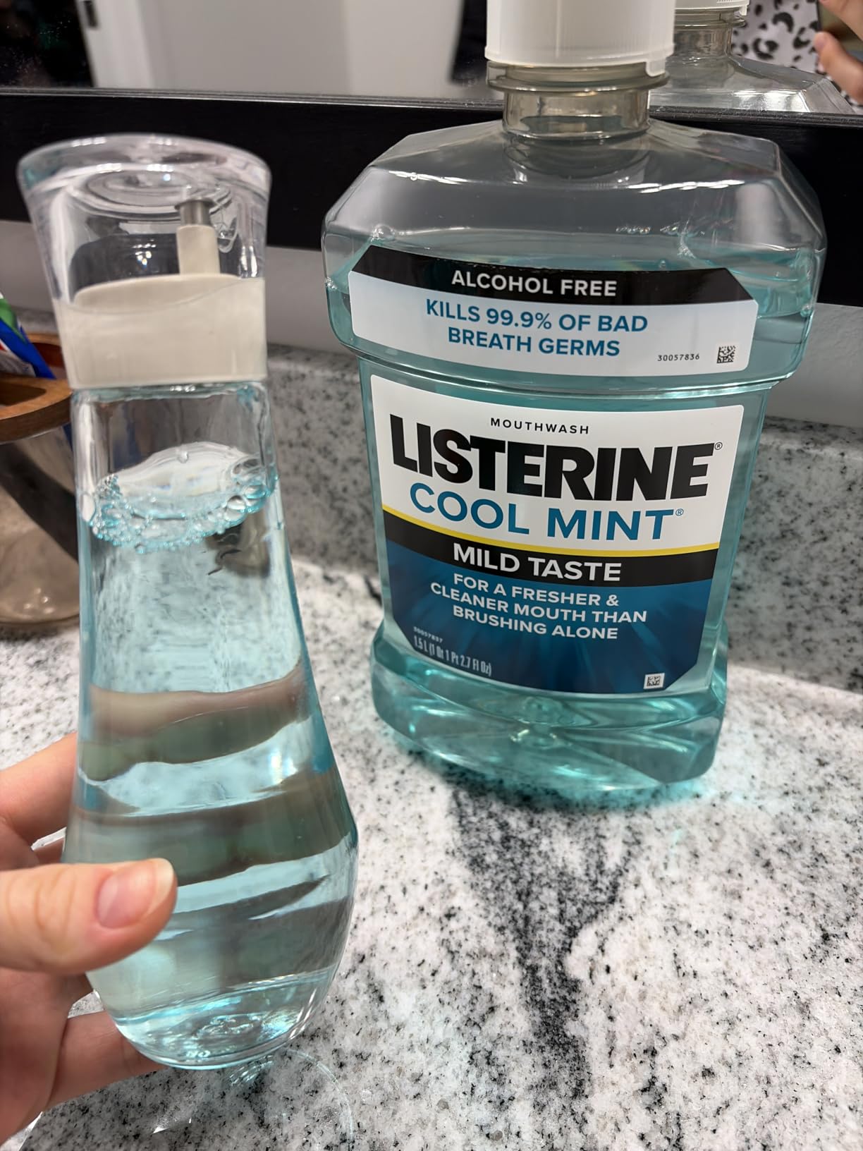 Listerine Cool Mint Alcohol-Free Mild Mouthwash, Oral Rinse Kills 99.9% of Germs That Cause Bad Breath, Less Intense Taste, Mild Mint Flavor, 1 L Customer Review Listerine Cool Mint Alcohol-Free Mild Mouthwash, Oral Rinse Kills 99.9% of Germs That Cause Bad Breath, Less Intense Taste, Mild Mint Flavor, 1 L - Customer Photo 1