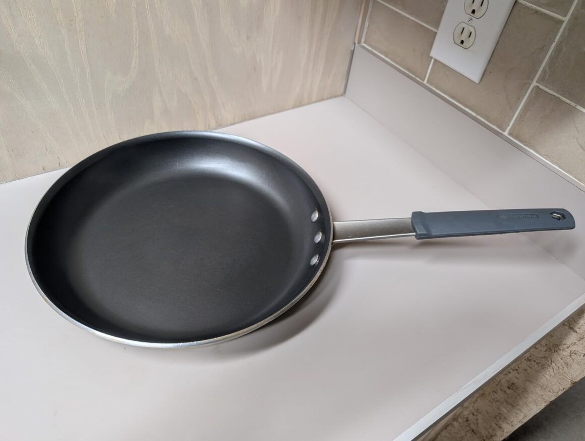 Tramontina Professional 10-Inch Non Stick Frying Pan, Heavy-Gauge Aluminum Skillet with Reinforced Nonstick Coating, Red Handle, Dishwasher and Oven Safe Customer Review Best Nonstick Pans