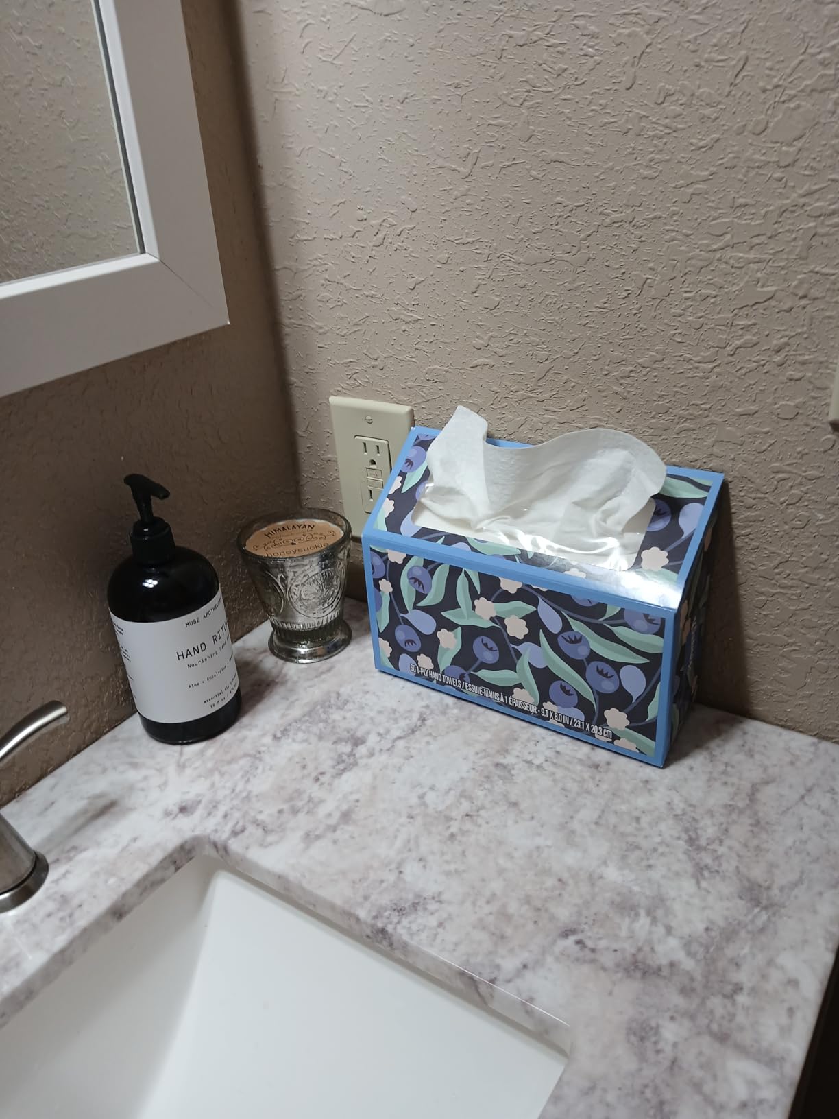 Kleenex Disposable Paper Hand Towels, 6 Boxes, 60 Tissues per Box (360 Total Tissues), Packaging May Vary Customer Review Kleenex Disposable Paper Hand Towels, 6 Boxes, 60 Tissues per Box (360 Total Tissues), Packaging May Vary - Customer Photo 2