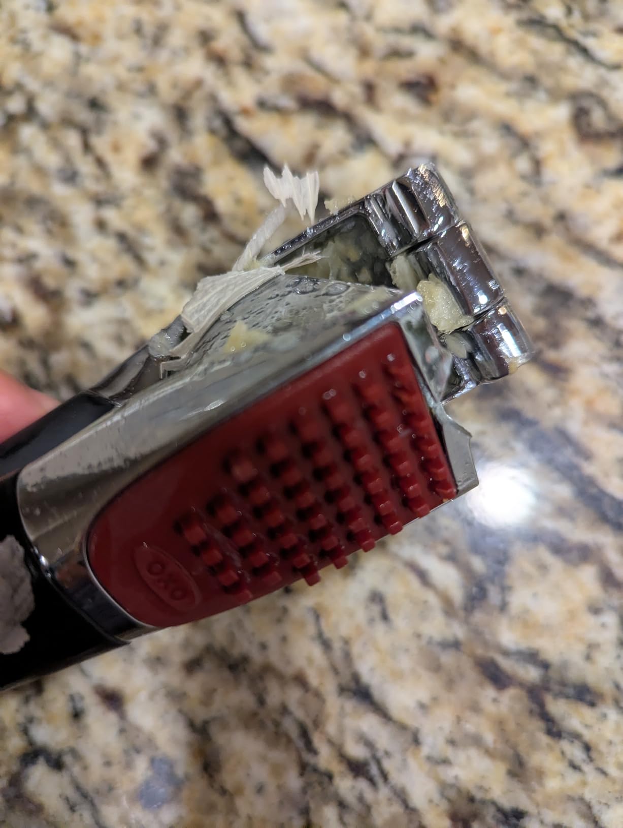 OXO Good Grips Heavy Duty Garlic Press, Die-Cast Zinc, Black - Customer Photo 1