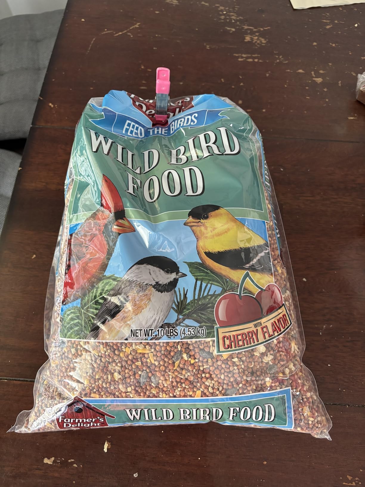 Wagner's 53002 Farmer's Delight Wild Bird Food with Cherry Flavor, 10-Pound Bag Customer Review Wagner's 53002 Farmer's Delight Wild Bird Food with Cherry Flavor, 10-Pound Bag - Customer Photo 2