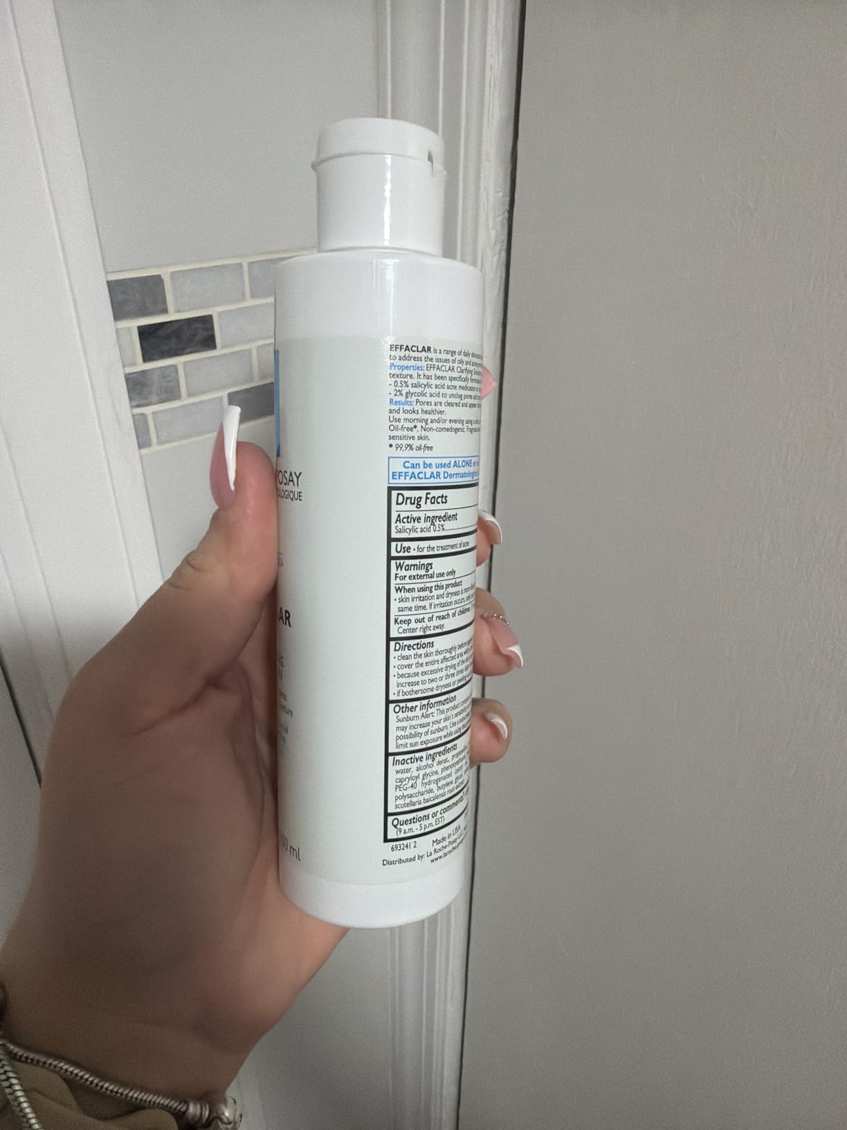 La Roche-Posay Effaclar Clarifying Solution Acne Toner with Salicylic Acid and Glycolic Acid, Pore Refining Oily Skin Toner, Gentle Exfoliant to Unclog Pores and Remove Dead Skin Cells - Customer Photo 2