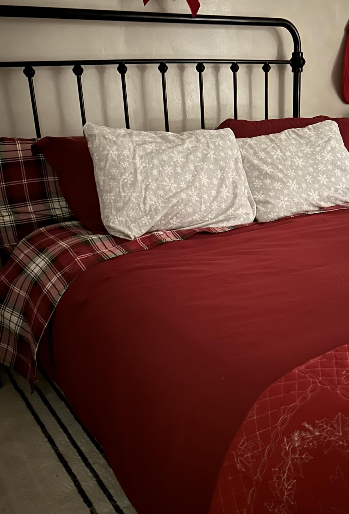 Eddie Bauer - Flannel Sheets Queen Size, Anti-Pilling & Wrinkle Resistant Cotton, Touchably Soft for All-Season Comfort - Bed Sheets with Matching Pillowcases & Fitted Sheet (Montlake Plaid Red) customer photo 2