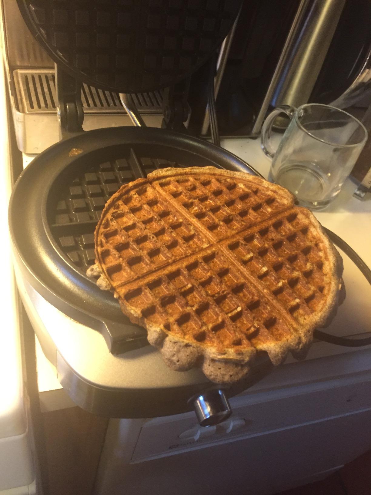 Breville No-Mess Classic Waffle Maker BWM520XL, Brushed Stainless Steel - Customer Photo 1