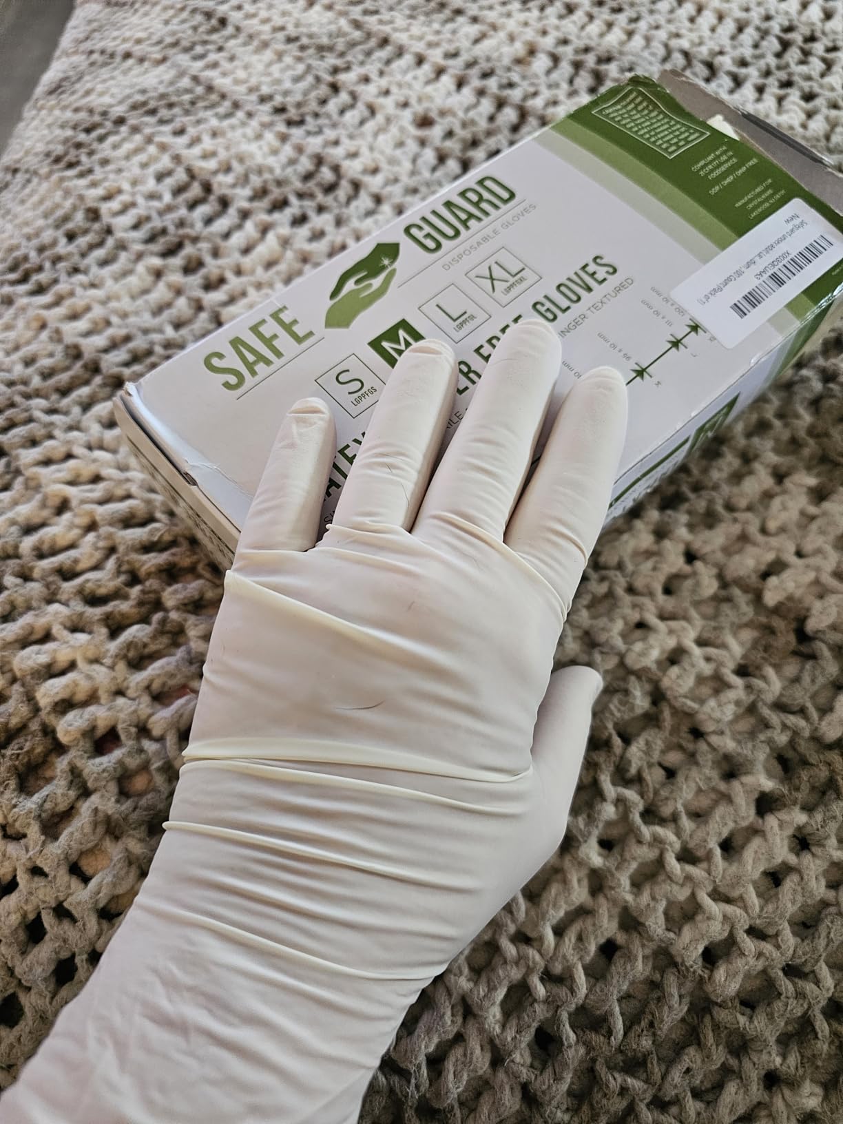 SAFEGUARD Latex Powder Free Gloves, Large, 100 Count (Pack of 1), White - Customer Photo 1