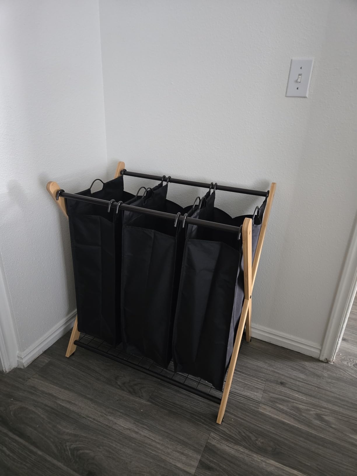 Oceanstar XBS1484 Bamboo 3-Bag Laundry Sorter Black, 29.75 in. H x 19.10 in. W x 27 in. - Customer Photo 2
