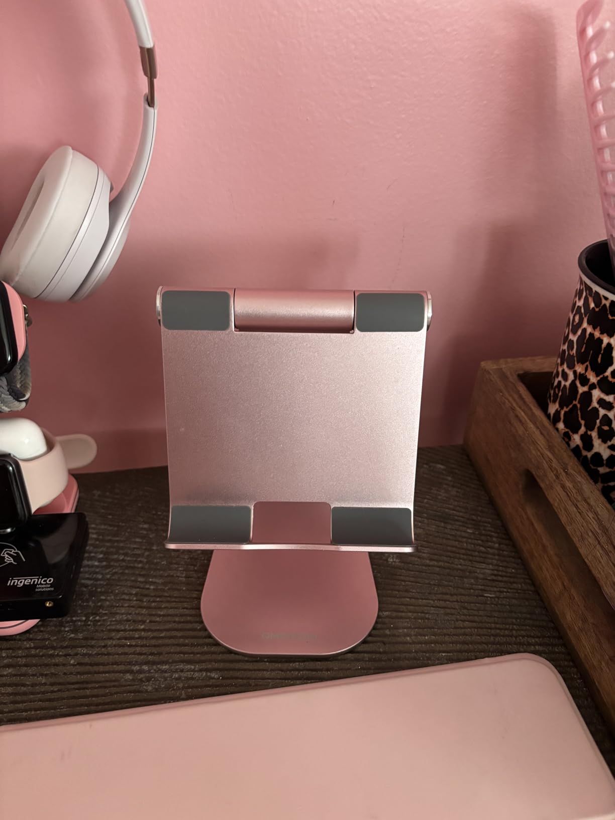 OMOTON Tablet Stand Holder Adjustable, T1 Desktop Aluminum Tablet Dock Cradle Compatible with iPad Air/Mini, iPad 10.2/9.7, iPad Pro 11/12.9/13, Samsung Tab and More Up to 13 inch, Silver - Customer Photo 1