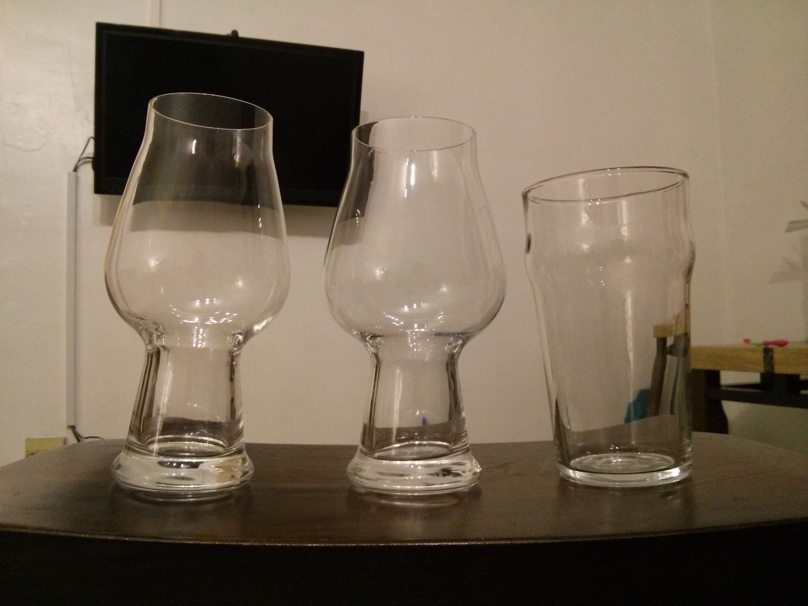 Luigi Bormioli Birrateque 20.25 oz Stout Beer Glasses (Set of 2) - Craft Beer Glasses for Baltic Porter, Irish Dry Stout, Milk Stout, Laser-Cut Rims, Foam Control - Made in Italy, Dishwasher Safe Customer Review Luigi Bormioli Birrateque 20.25 oz Stout Beer Glasses (Set of 2) - Craft Beer Glasses for Baltic Porter, Irish Dry Stout, Milk Stout, Laser-Cut Rims, Foam Control - Made in Italy, Dishwasher Safe - Customer Photo 2