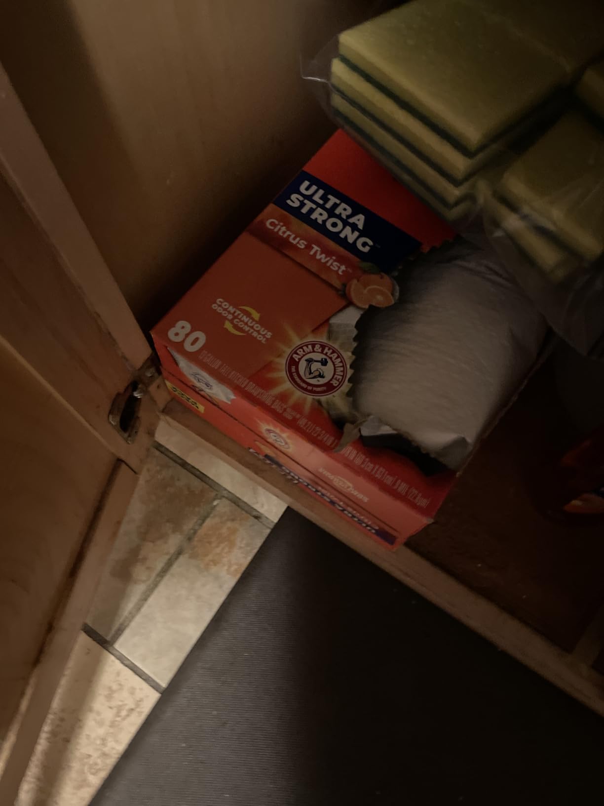 Hefty Ultra Strong Tall Kitchen Trash Bags, Lavender & Sweet Vanilla Scent, 13 Gallon, 80 Count - Customer Photo 2