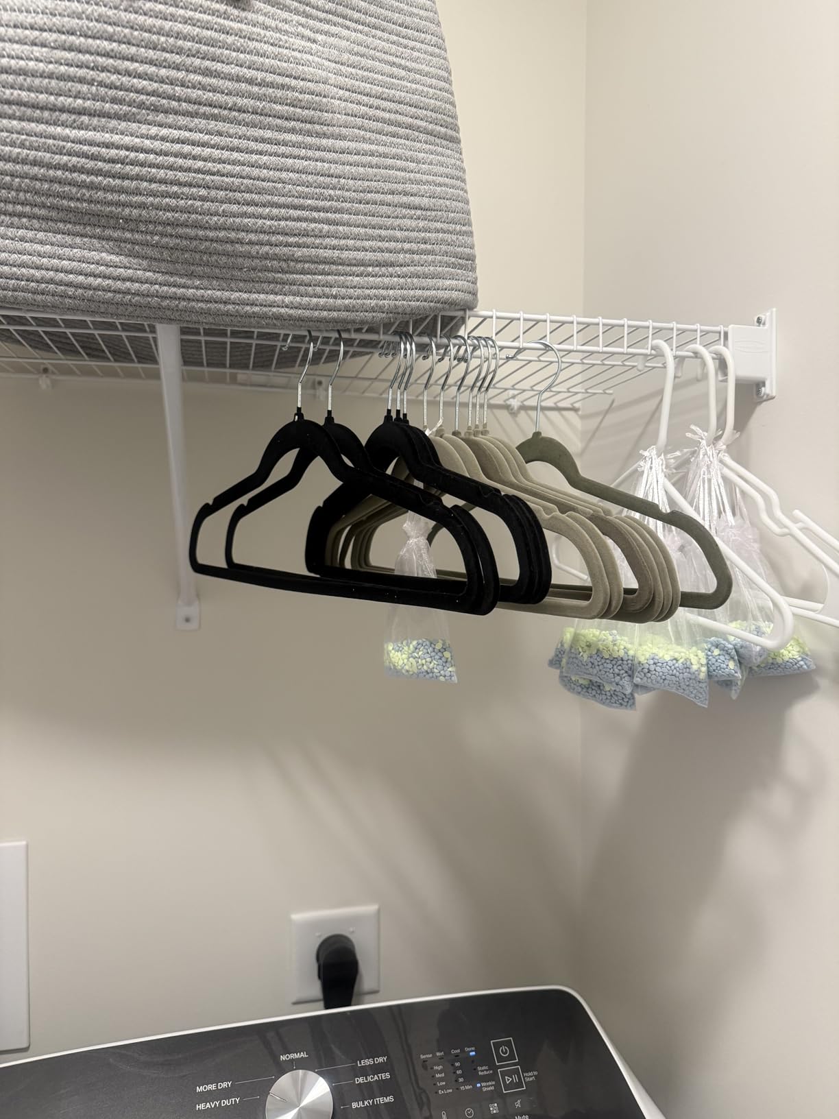 Utopia Home Velvet Hangers 50 Pack – Luxury Non-Slip Slim Suit & Coat Hangers, Strong Space-Saving Clothes Hangers with Pants Bar and 360° Swivel Hook – Black - Customer Photo 2